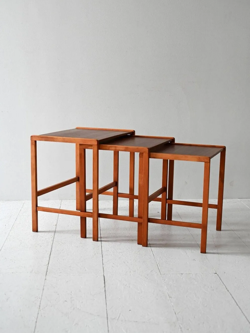 Ensemble de 3 tables gigognes scandinaves vintage en teck