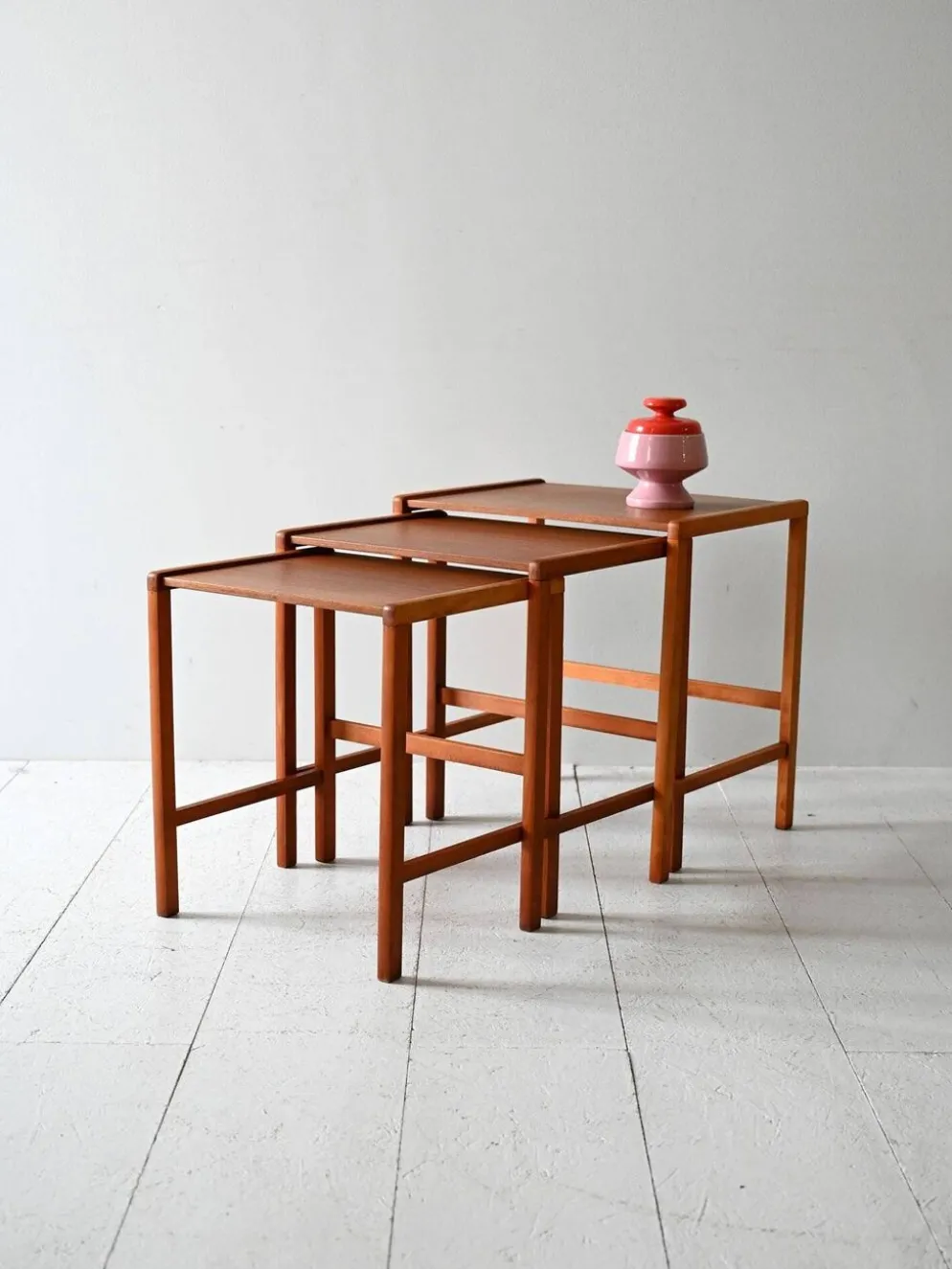 Ensemble de 3 tables gigognes scandinaves vintage en teck