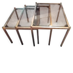 Ensemble de 3 tables gigognes vintage – verre fumé & métal doré