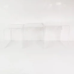 Ensemble de tables modulables en plexiglas, France, années 1970.
