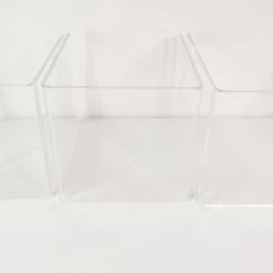 Ensemble de tables modulables en plexiglas, France, années 1970.