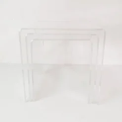 Ensemble de tables modulables en plexiglas, France, années 1970.