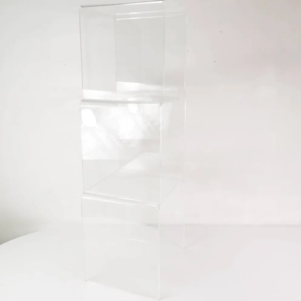 Ensemble de tables modulables en plexiglas, France, années 1970.