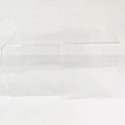 Ensemble de tables modulables en plexiglas, France, années 1970.