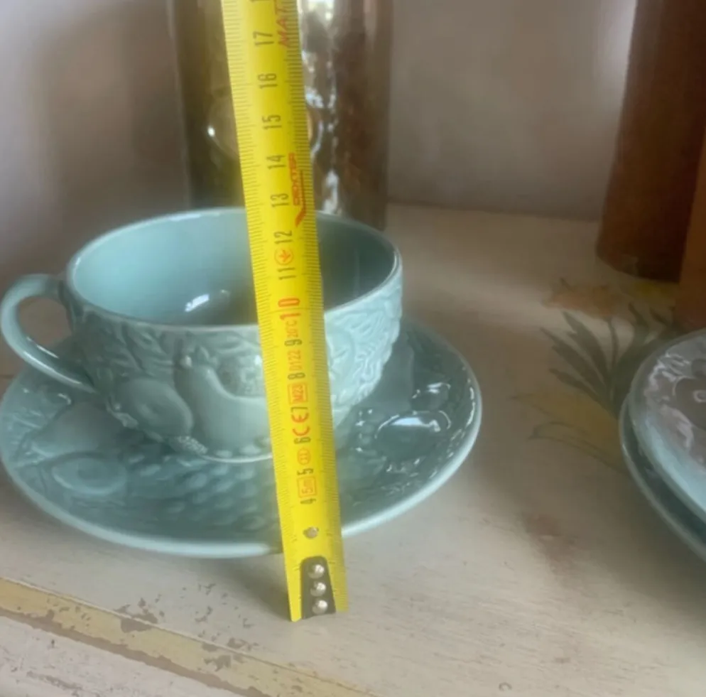 Ensemble de 4 tasses à bouillon / consommés et sous-tasses en céramiqu