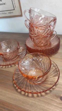 Ensemble de 6 tasses à café Rosaline avec soucoupes en verre translucide