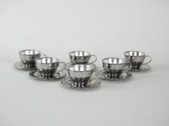 Ensemble de tasses en acier inoxydable, design italien, années 1980, production : Italie