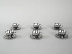 Ensemble de tasses en acier inoxydable, design italien, années 1980, production : Italie
