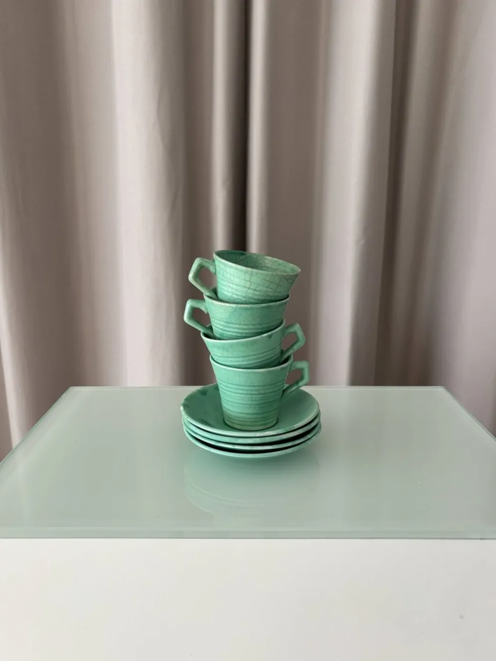 Ensemble de 4 tasses à espresso et sous-tasses en céramique vintage vert jade – Fabriquées à la main