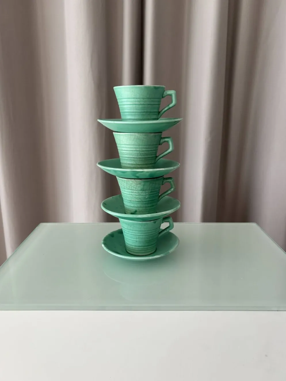 Ensemble de 4 tasses à espresso et sous-tasses en céramique vintage vert jade – Fabriquées à la main