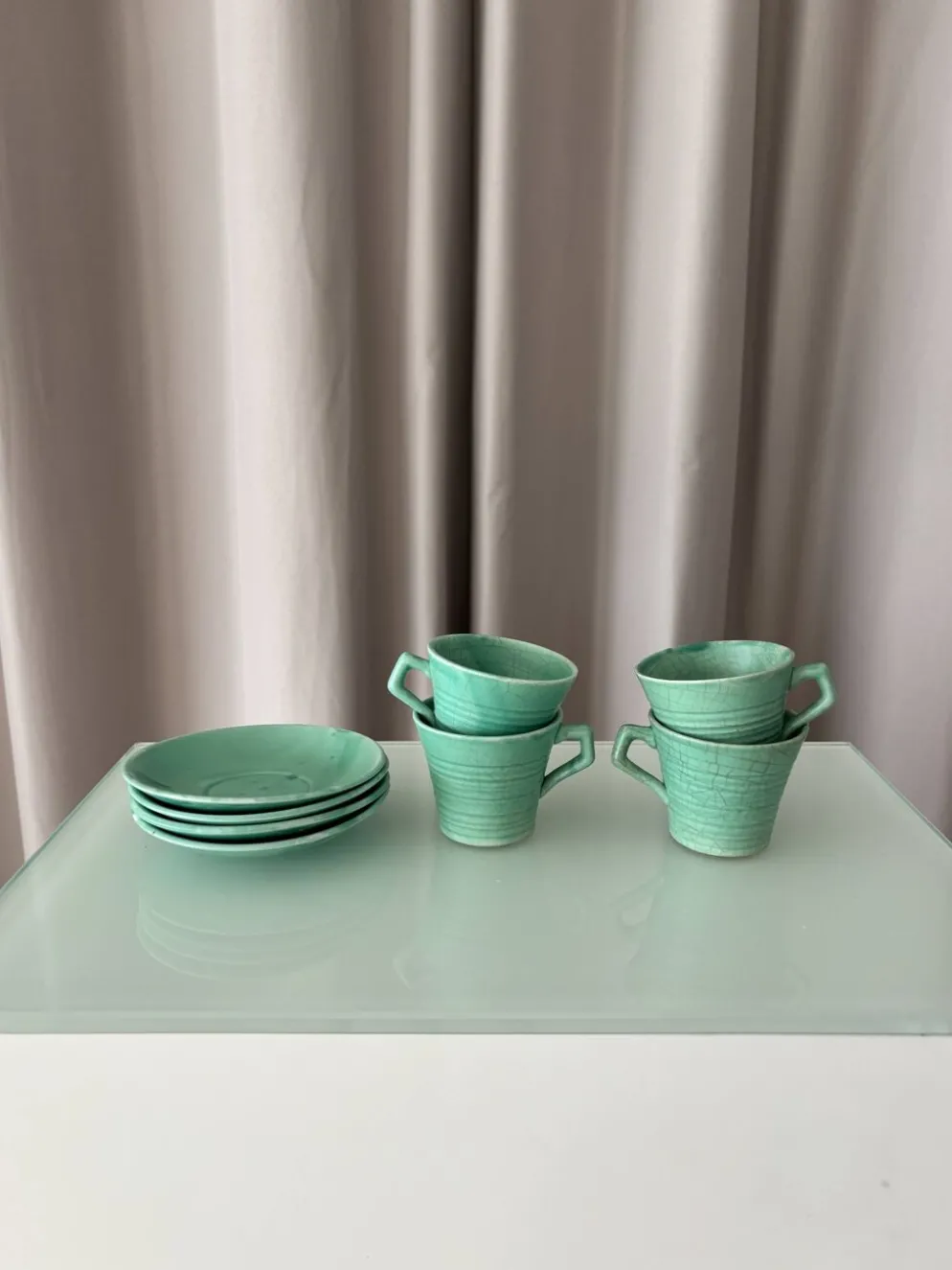 Ensemble de 4 tasses à espresso et sous-tasses en céramique vintage vert jade – Fabriquées à la main