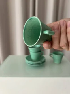 Ensemble de 4 tasses à espresso et sous-tasses en céramique vintage vert jade – Fabriquées à la main