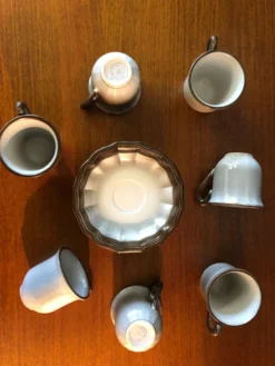 Ensemble de 7 tasses et soucoupe Salins France