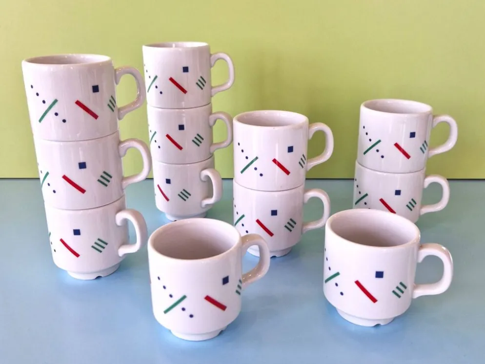 Ensemble de 12 tasses Memphis postmodernes par Royal Mosa Maastricht, Pays-Bas