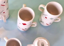 Ensemble de 12 tasses Memphis postmodernes par Royal Mosa Maastricht, Pays-Bas