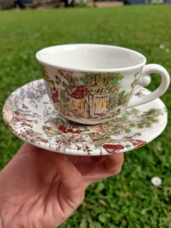 Ensemble de 4 Tasses rétro