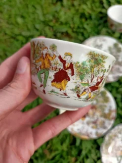 Ensemble de 4 Tasses rétro
