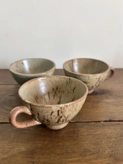 Ensemble de 3 tasses vintage en grès moucheté vintage