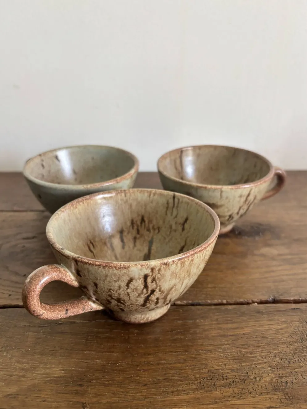 Ensemble de 3 tasses vintage en grès moucheté vintage