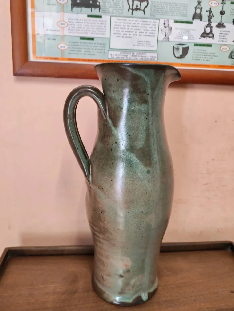 Ensemble de trois pichets et broc artisanaux en céramique vintage