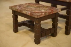 Ensemble de trois tables gigognes en palissandre et plateau en bois pétrifié brutaliste 1960’s