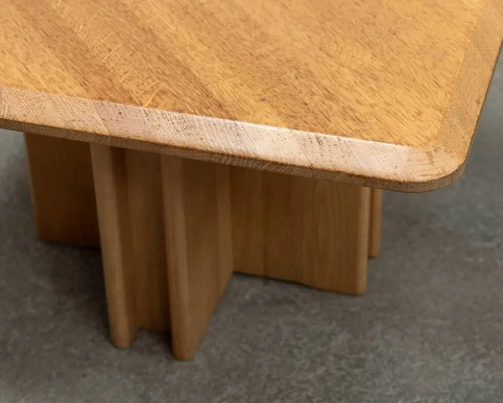 Ensemble de trois tables gigognes en chêne blond, années 80