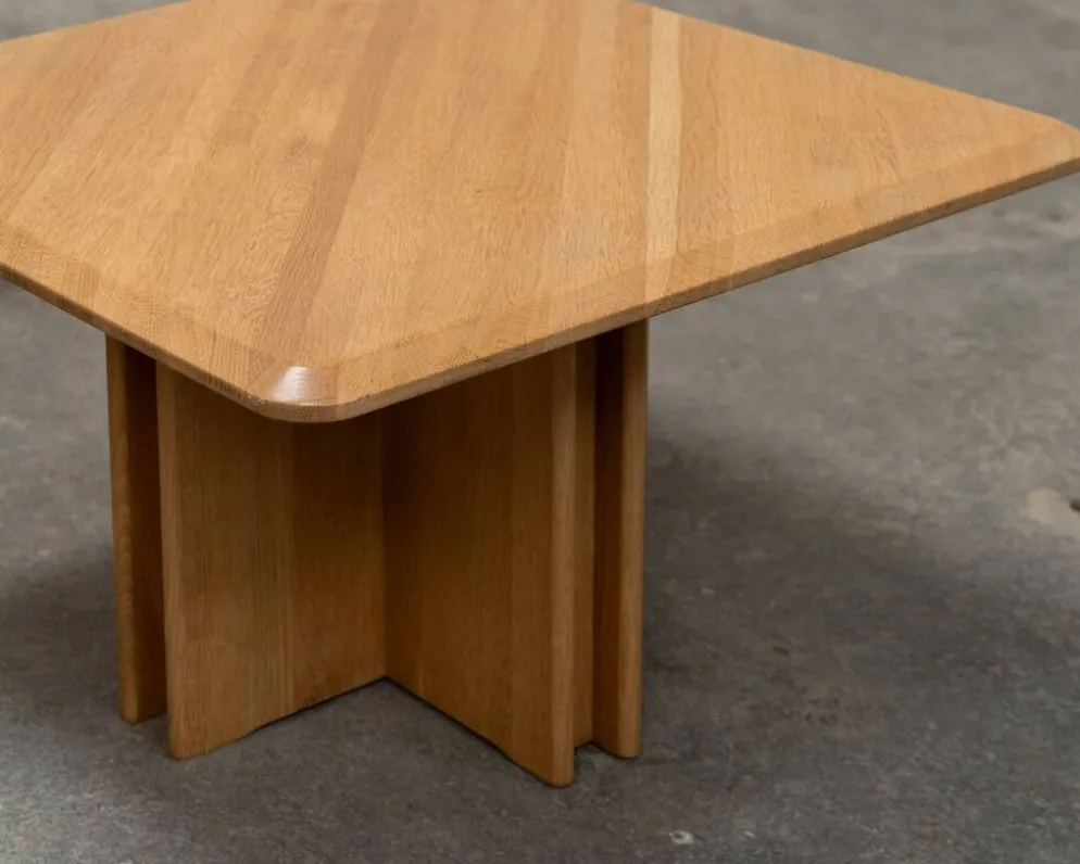 Ensemble de trois tables gigognes en chêne blond, années 80