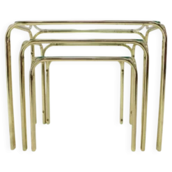 Ensemble de trois tables gigognes des années 1980.