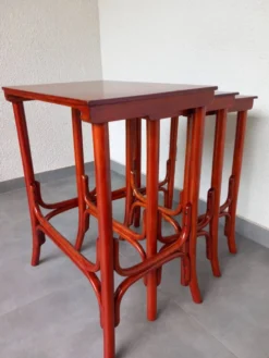 Ensemble de trois tables Pologne Cracovie années 1930