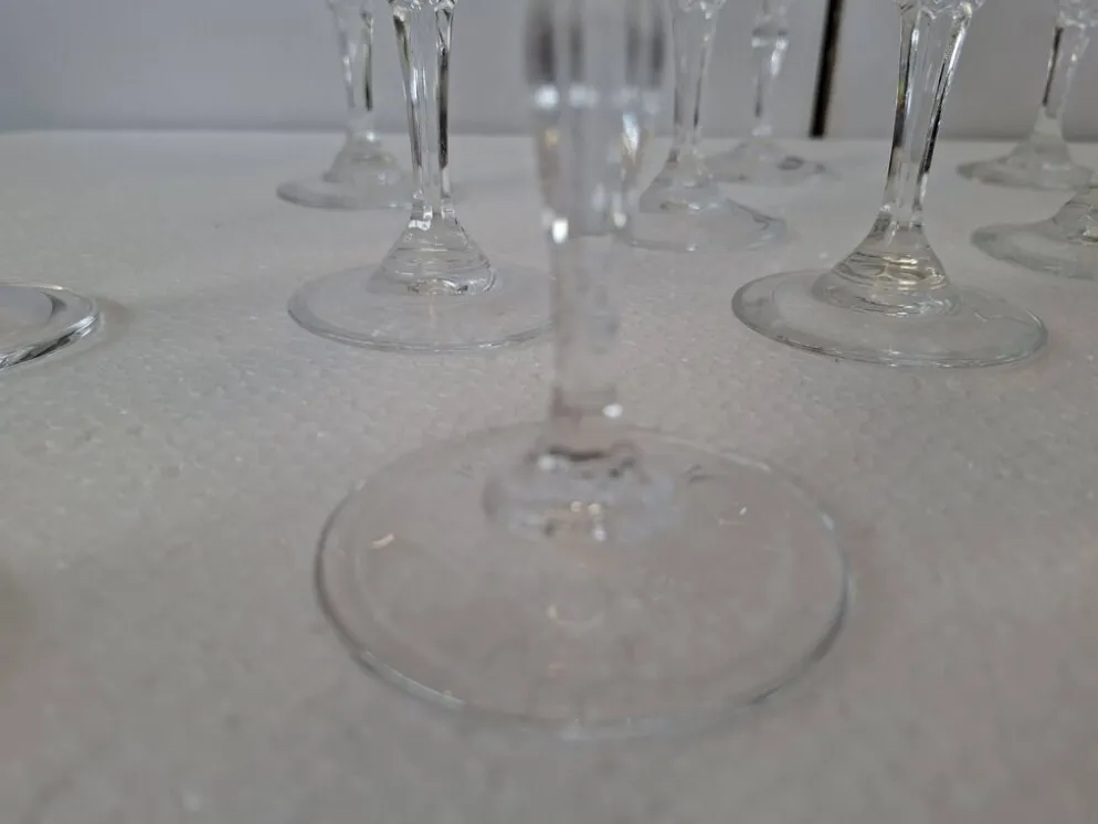 Ensemble de 20 verres en cristal taillé à la main (1985)