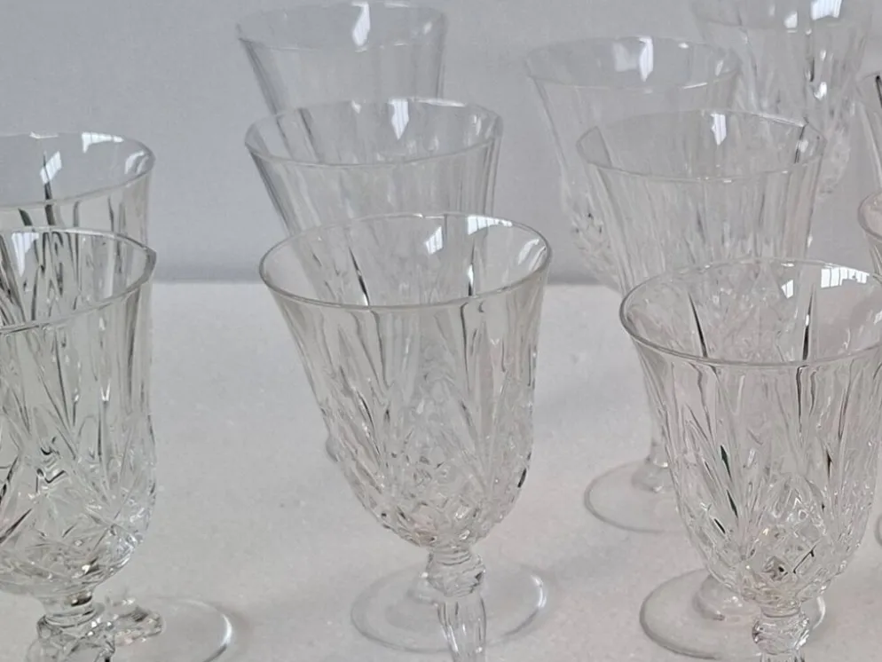 Ensemble de 20 verres en cristal taillé à la main (1985)