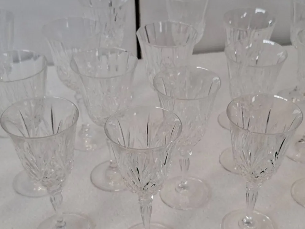Ensemble de 20 verres en cristal taillé à la main (1985)