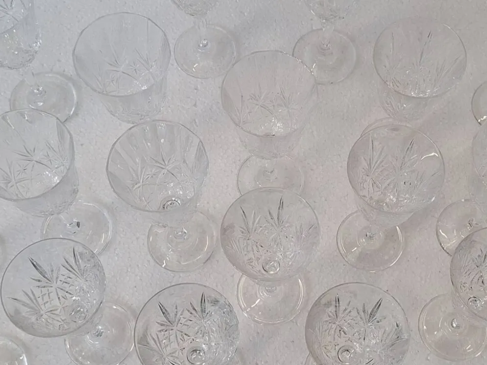 Ensemble de 20 verres en cristal taillé à la main (1985)