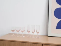 Ensemble de verres roses, design français, années 1970, fabriquées en France.
