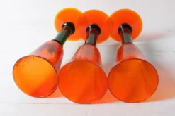Ensemble de 3 verres à tige vintage orange et vert / Kosta Boda / Suède / 1980