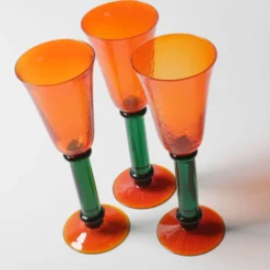Ensemble de 3 verres à tige vintage orange et vert / Kosta Boda / Suède / 1980
