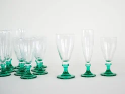 Ensemble de verres à vin et à champagne, années 1970, fabriqué en Italie.