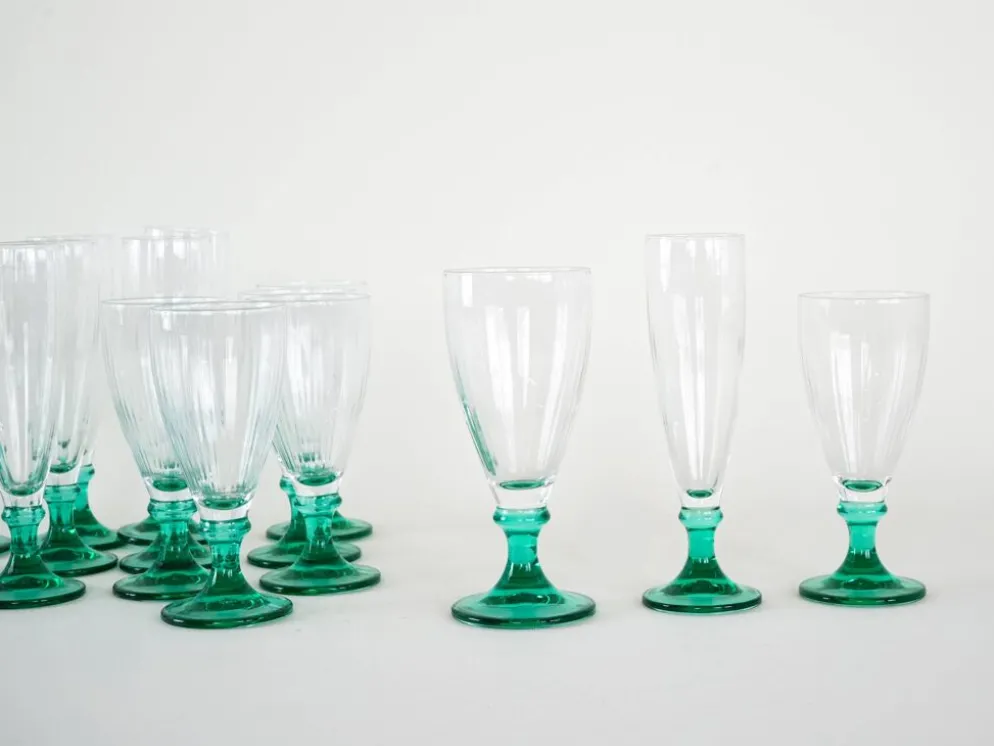 Ensemble de verres à vin et à champagne, années 1970, fabriqué en Italie.