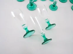 Ensemble de verres à vin et à champagne, années 1970, fabriqué en Italie.