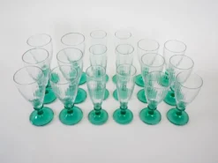 Ensemble de verres à vin et à champagne, années 1970, fabriqué en Italie.