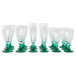 Ensemble de verres à vin et à champagne, années 1970, fabriqué en Italie.