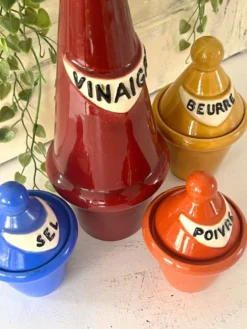 Ensemble de vinaigrette en céramique français des années 1950, style Pol Chambost.