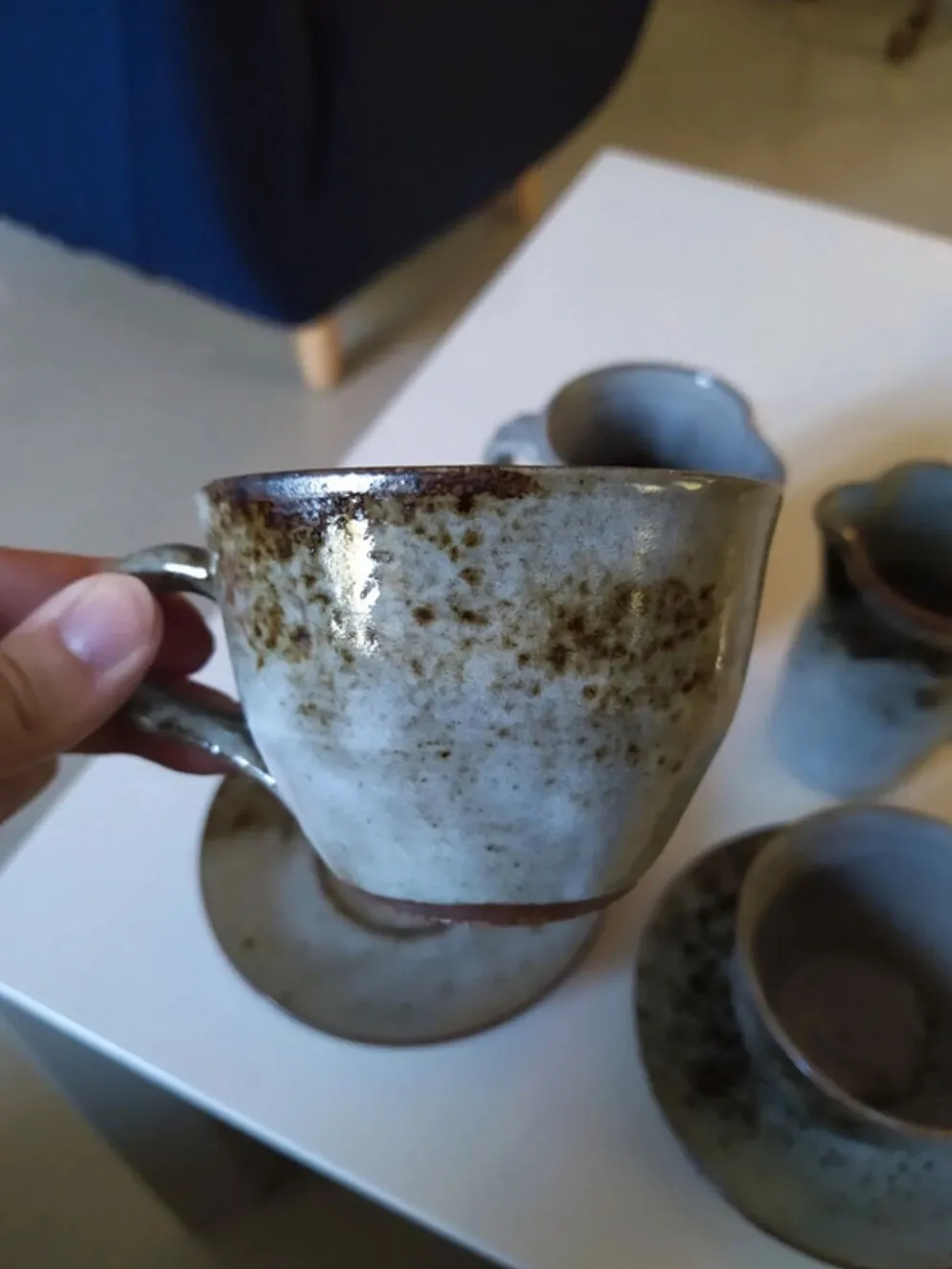 Ensemble en grès années 70, 2 tasses et 2 pichets