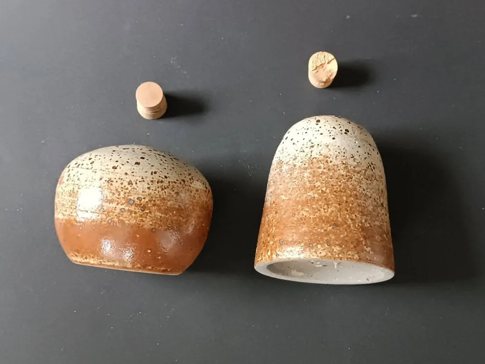 Ensemble en grès poivrier et salière Poterie des Flandres 1970