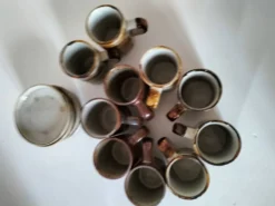 Ensemble grès paysan 10 tasses et 5 soucoupes années 70