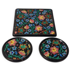 Ensemble émaux de Longwy dessous de plat et de bouteille décor floral