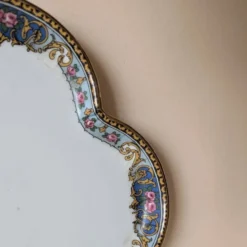 Ensemble petit-déjeuner composé de 5 coquetiers