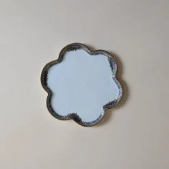 Ensemble petit-déjeuner composé de 5 coquetiers