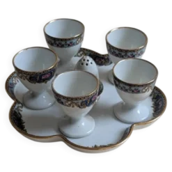 Ensemble petit-déjeuner composé de 5 coquetiers