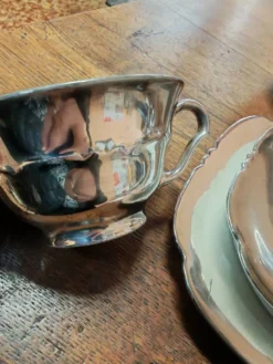 Ensemble petit déjeuner à thé ou café en porcelaine